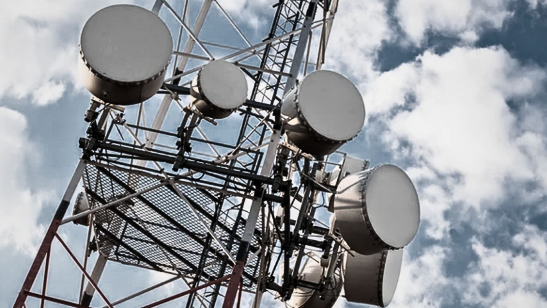 Operadoras de telefonía en Perú ya no podrán detener el cobro de sus multas presentando una demanda judicial