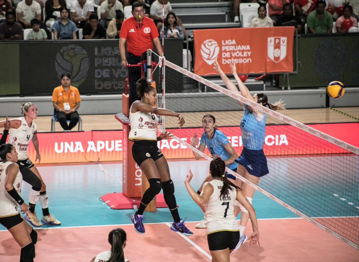 Universitario consolida su liderato en la Liga Peruana de Vóley: resultados de todos partidos en la fecha 4 del torneo