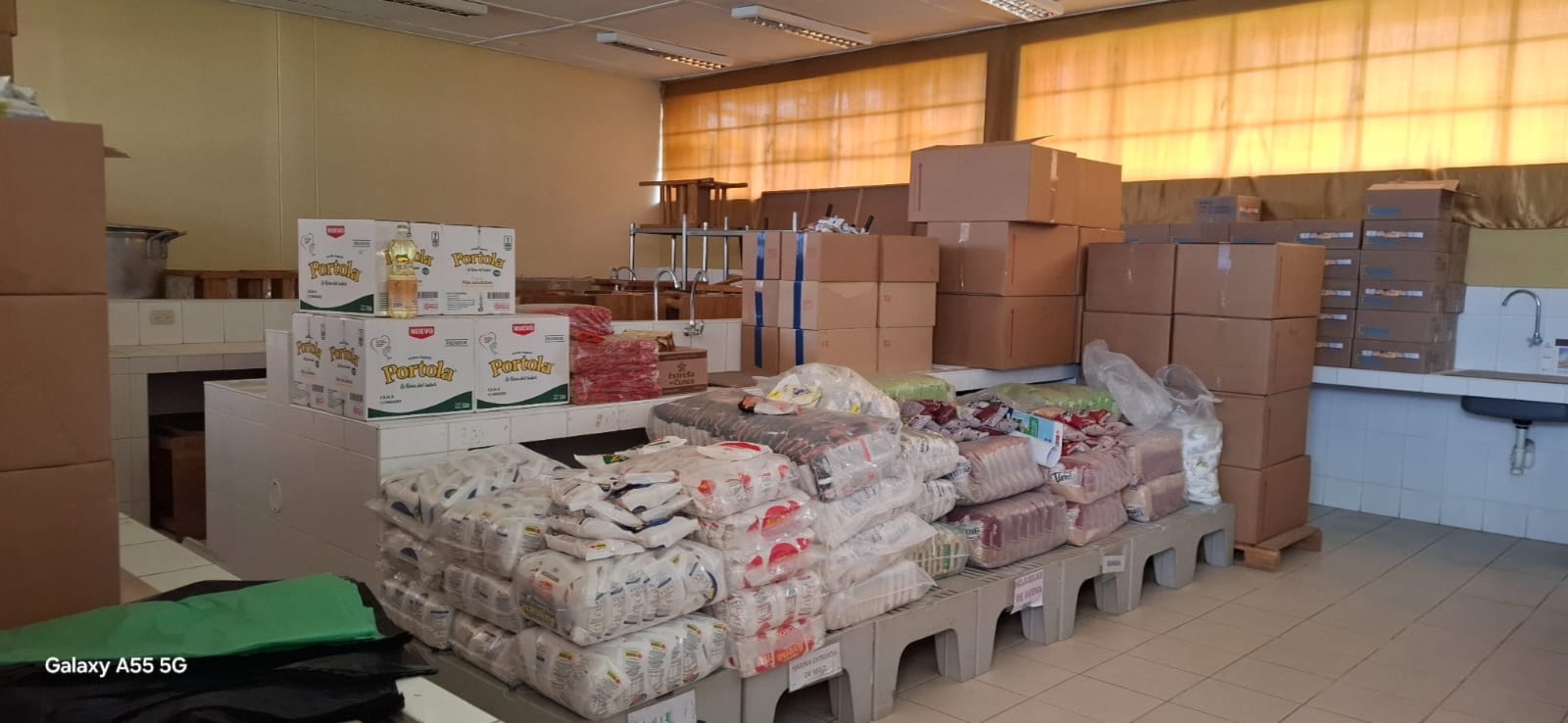 Huancayo: Piden repartir alimentos almacenados en instituciones educativas