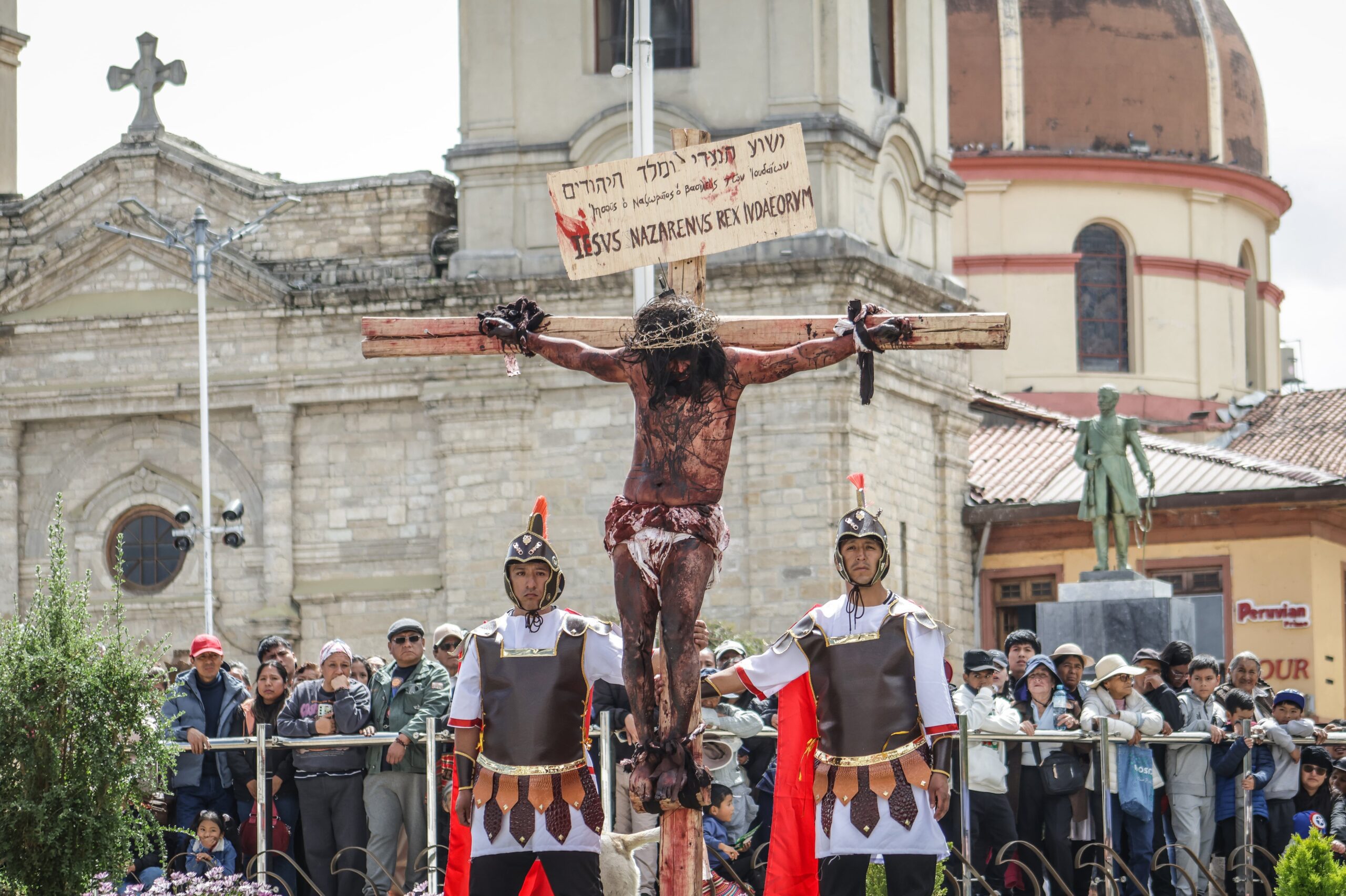 Huancayo: Jesús hace llorar a los huancaínos en Vía Crucis