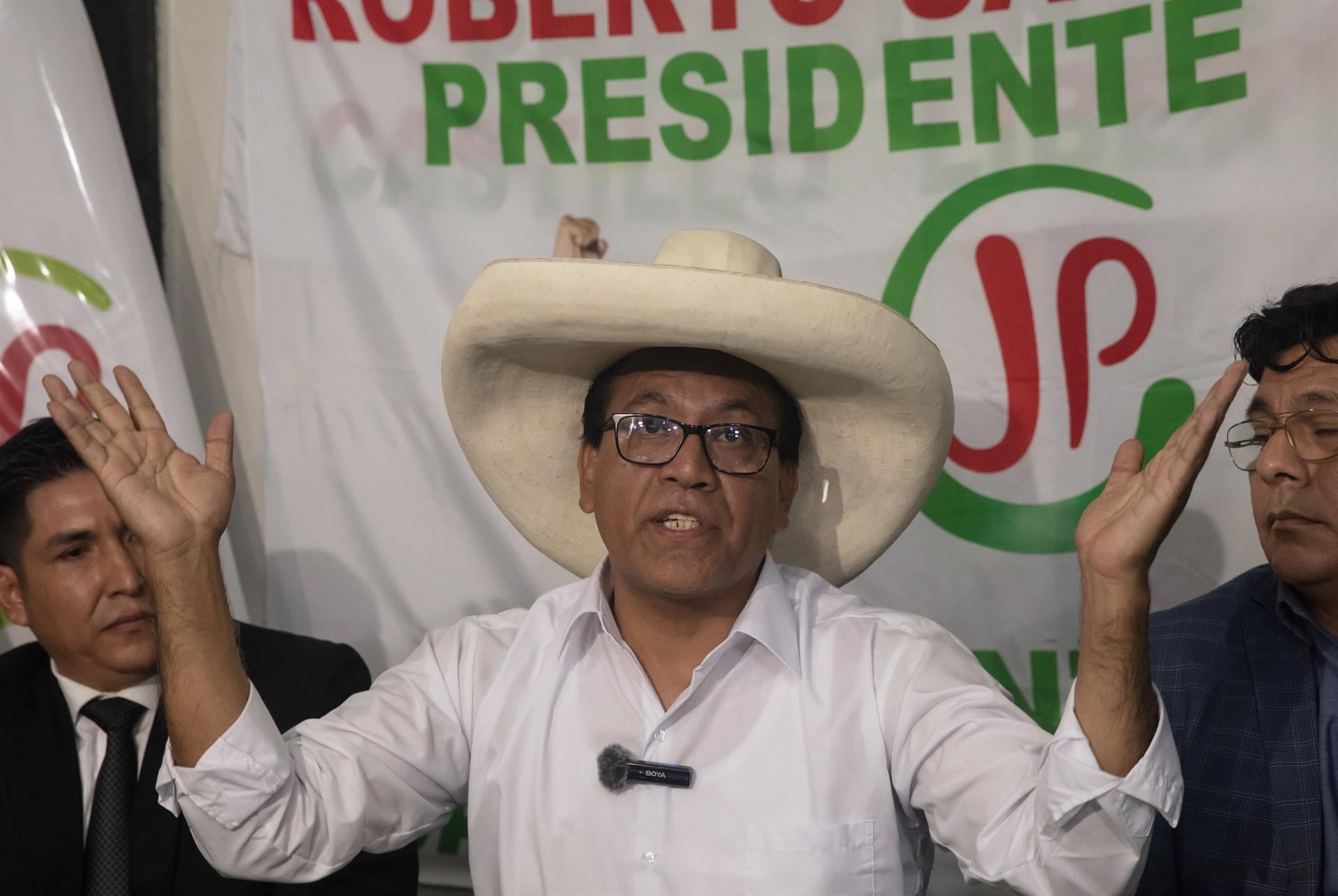Juntos por el Perú admite ante el JNE que cree que hubo “fraude” en 2.398 mesas, pero no tiene prueba de ello