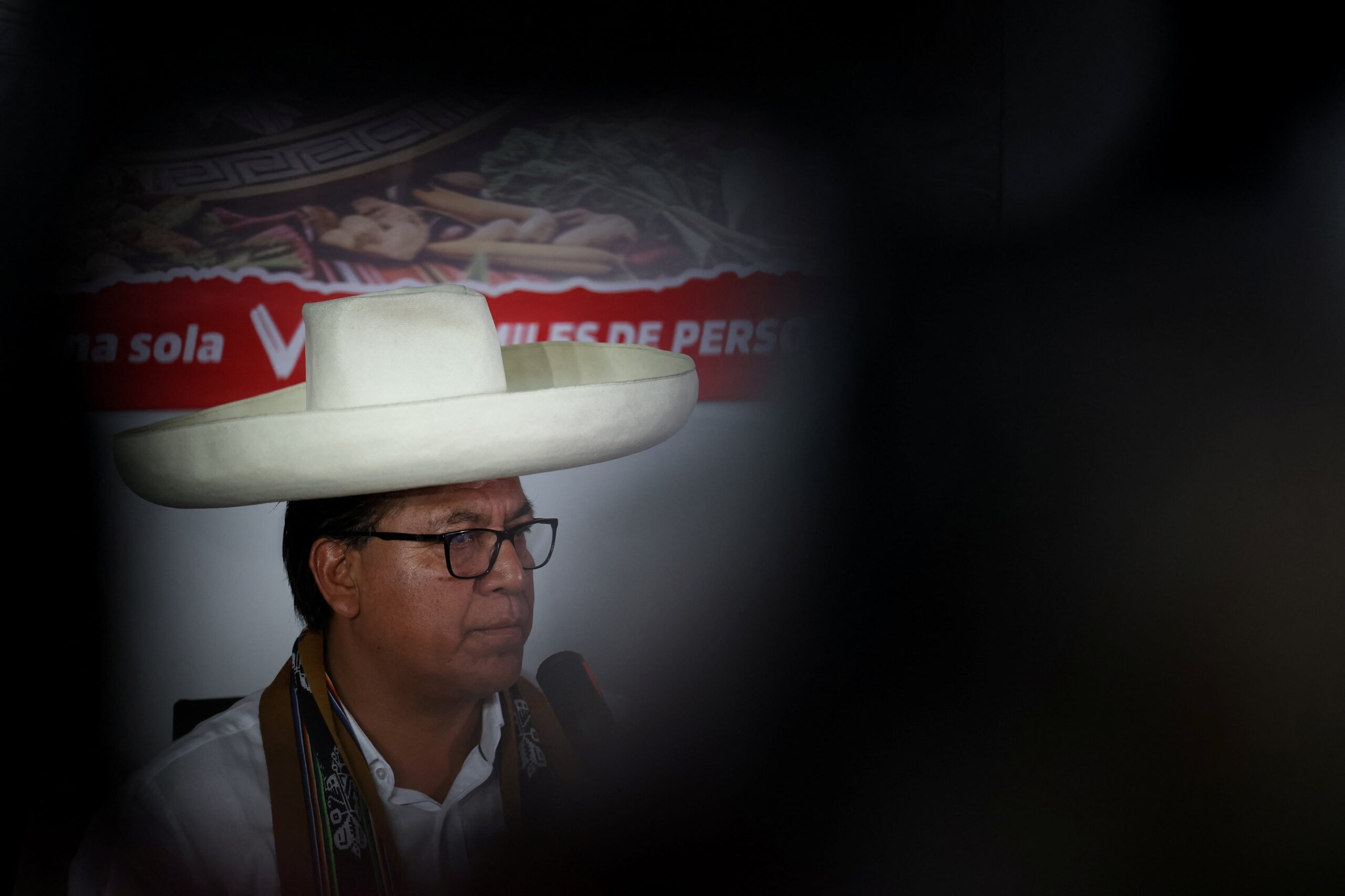 Roberto Sánchez pierde la presidencia del Perú ante Keiko Fujimori: los errores del heredero del sombrero de Castillo que le costaron la elección