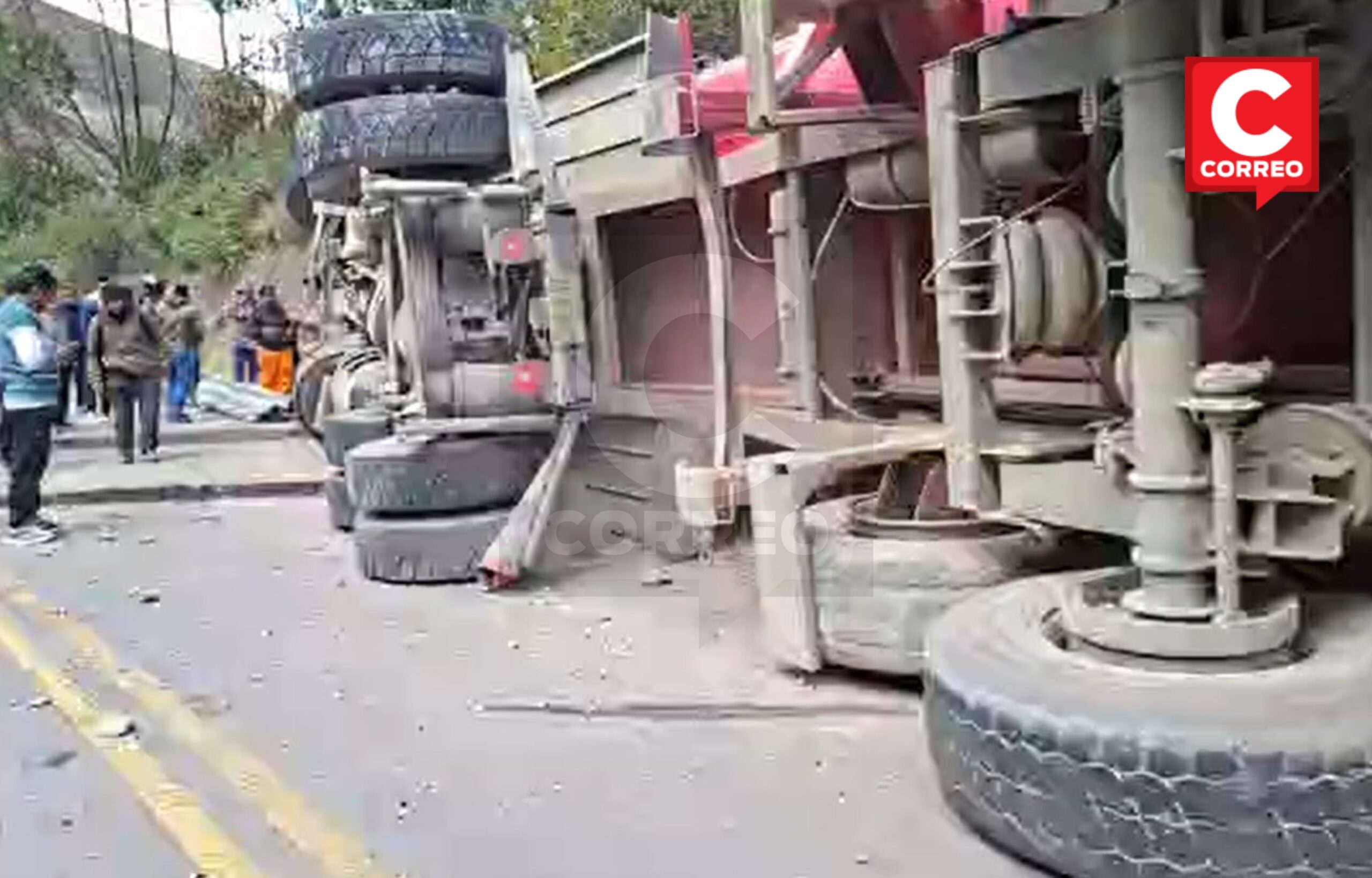 Tragedia en vía Pampas – Huancayo: madre muere en volcadura y su esposo e hija quedan heridos