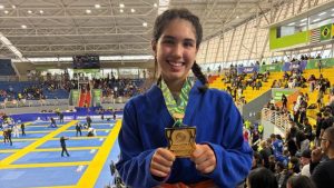 Peruana Bianca Herrada gana dos títulos de jiu-jitsu en Brasil con solo 12 años